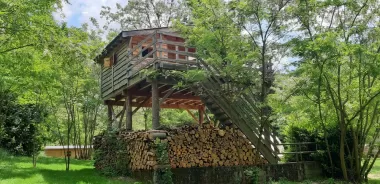 Cabane perchée : Cabane dans les arbres en Rhône-Alpes